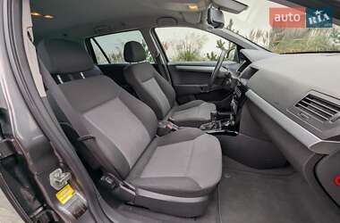 Универсал Opel Astra 2011 в 