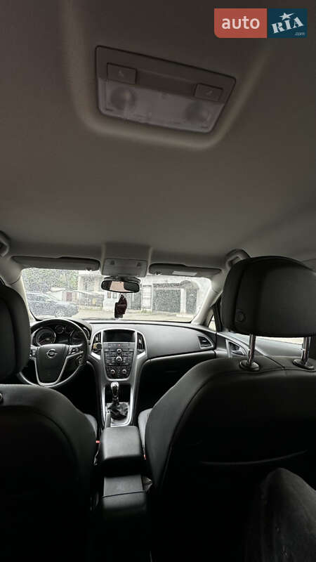 Хэтчбек Opel Astra 2015 в Киеве