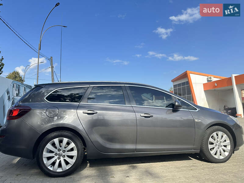 Универсал Opel Astra 2011 в Черновцах