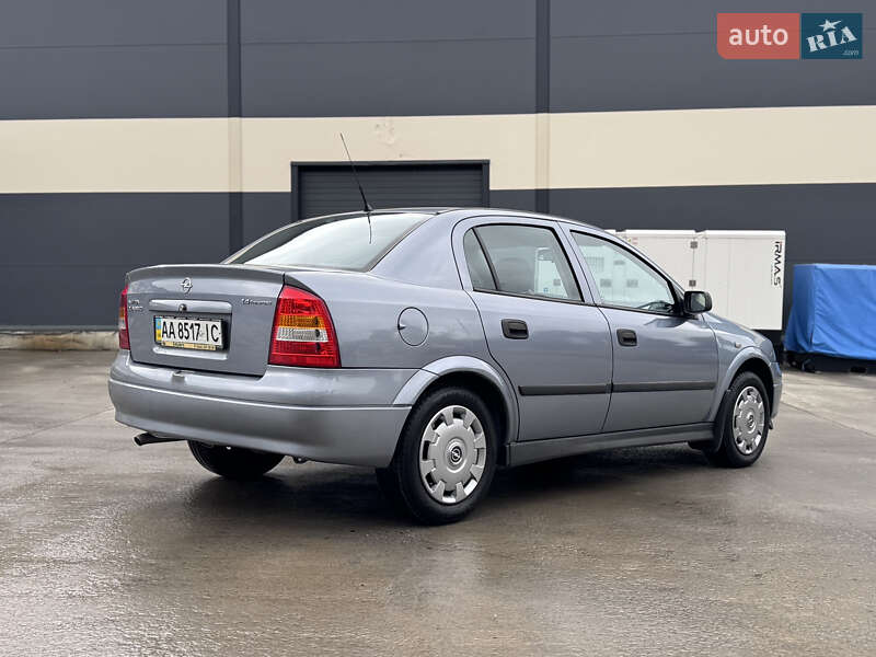 Седан Opel Astra 2009 в Киеве