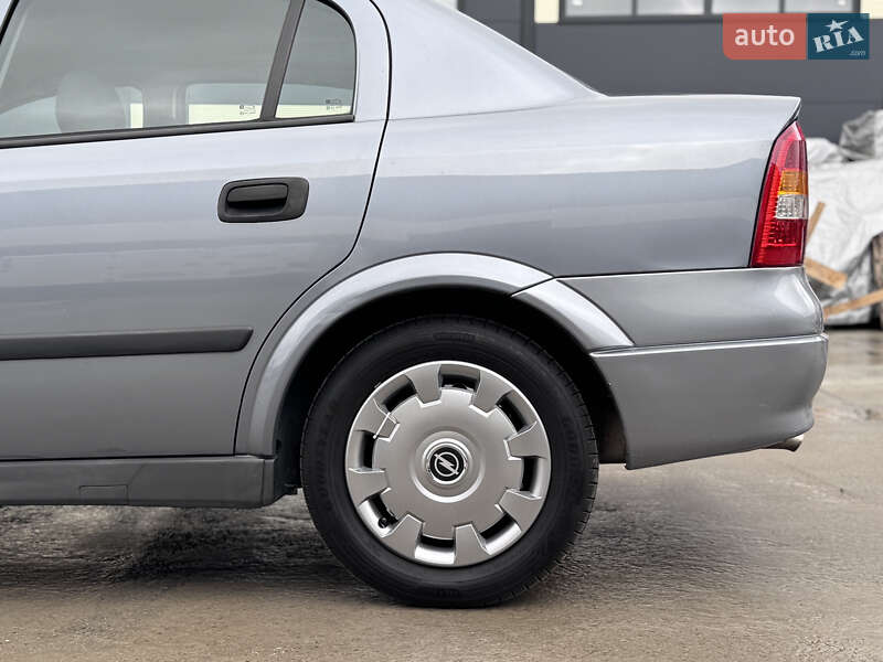 Седан Opel Astra 2009 в Киеве