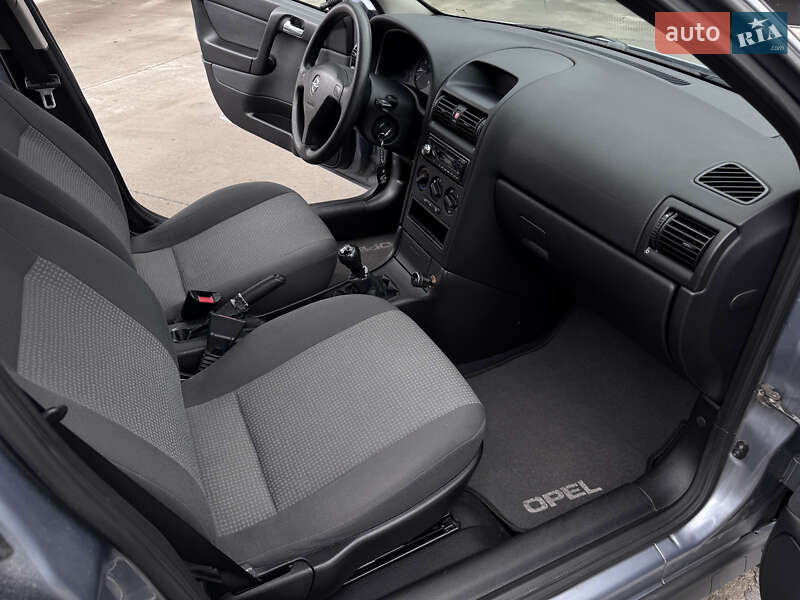 Седан Opel Astra 2009 в Киеве