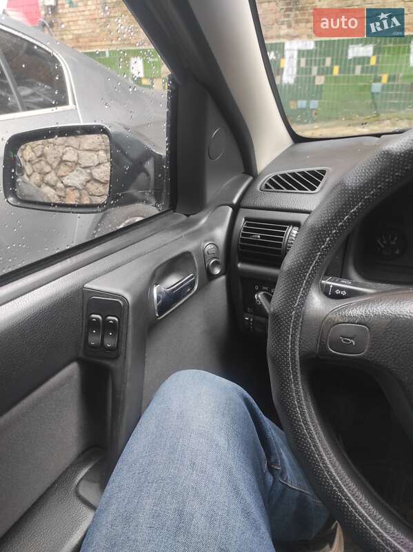 Седан Opel Astra 2007 в Сумах