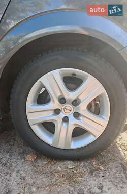 Универсал Opel Astra 2010 в 