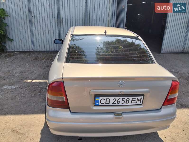 Седан Opel Astra 2006 в Борзне