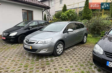 Универсал Opel Astra 2012 в 