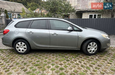 Универсал Opel Astra 2012 в 