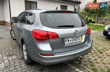 Универсал Opel Astra 2012 в 