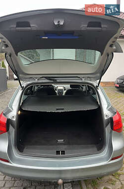 Универсал Opel Astra 2012 в 