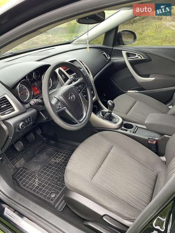 Хэтчбек Opel Astra 2010 в Черновцах фото 2 Хэтчбек Opel Astra 2010 в Черновцах