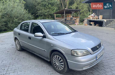 Хэтчбек Opel Astra 1999 в 