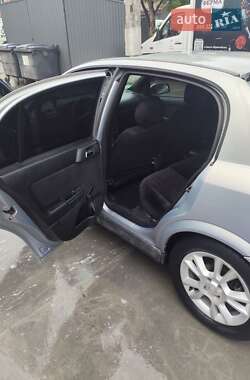 Хэтчбек Opel Astra 2000 в 