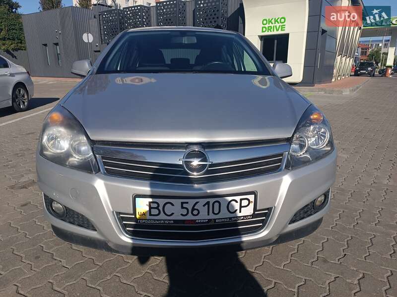 Хетчбек Opel Astra 2012 в Львові фото 6 Хетчбек Opel Astra 2012 в Львові