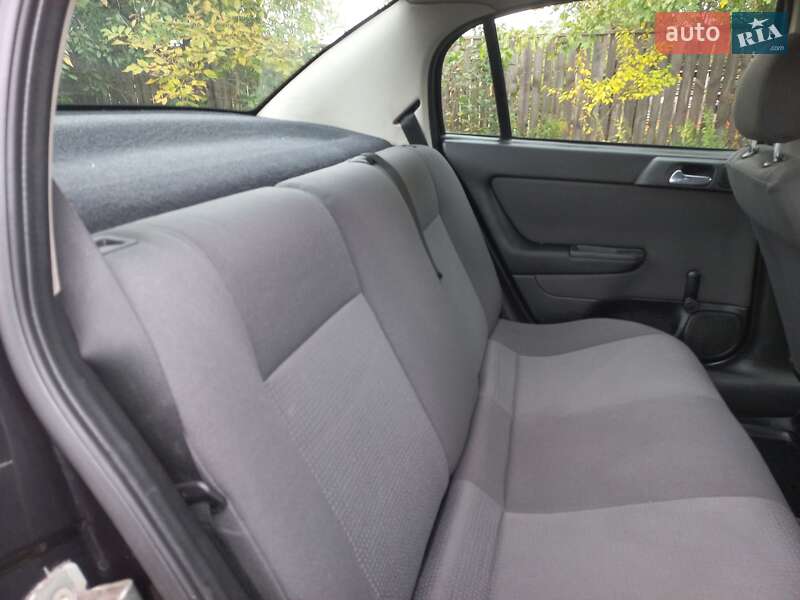 Седан Opel Astra 2008 в Шостке