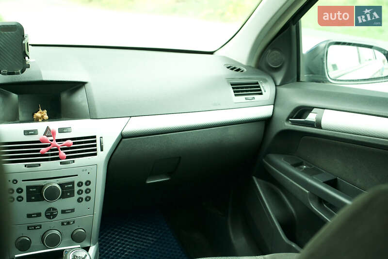 Универсал Opel Astra 2005 в Чернигове фото 12 Универсал Opel Astra 2005 в Чернигове