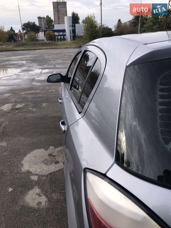 Хетчбек Opel Astra 2004 в Києві фото 6 Хетчбек Opel Astra 2004 в Києві