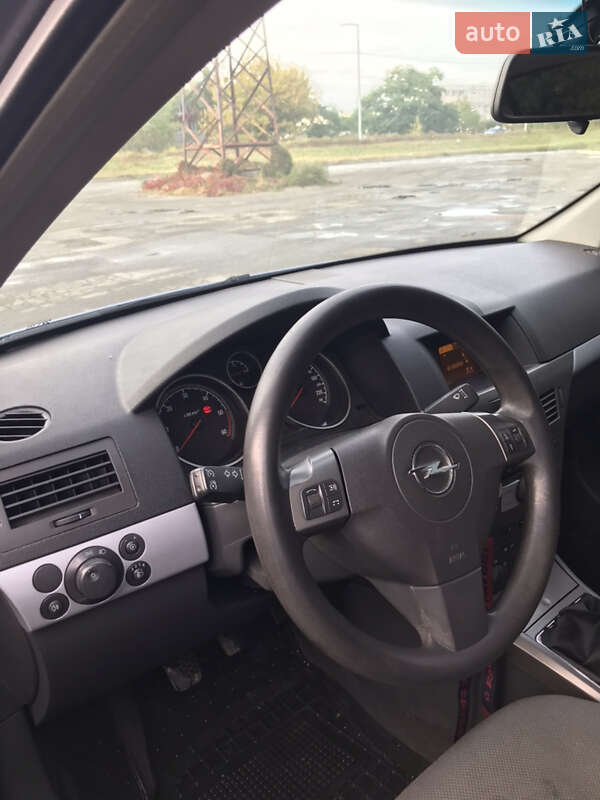 Хетчбек Opel Astra 2004 в Києві фото 18 Хетчбек Opel Astra 2004 в Києві