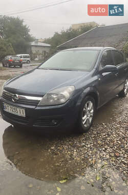 Хэтчбек Opel Astra 2006 в Коломые