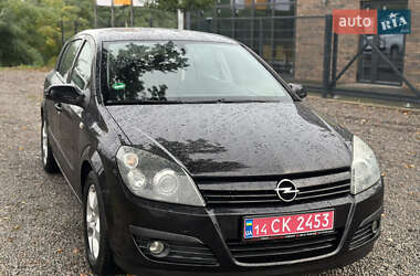 Хетчбек Opel Astra 2004 в  фото 2 Хетчбек Opel Astra 2004 в
