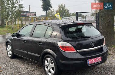 Хетчбек Opel Astra 2004 в  фото 17 Хетчбек Opel Astra 2004 в