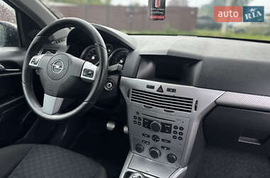 Хетчбек Opel Astra 2004 в  фото 46 Хетчбек Opel Astra 2004 в