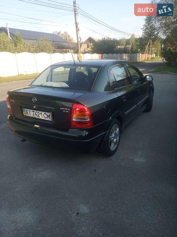 Седан Opel Astra 2000 в Броварах