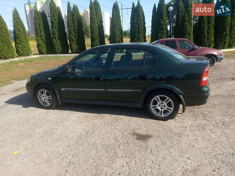Седан Opel Astra 2000 в Броварах