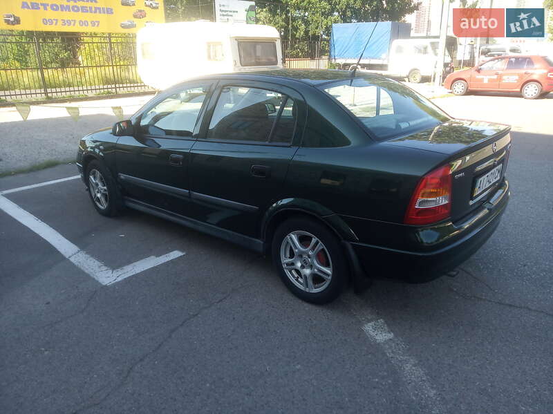Седан Opel Astra 2000 в Броварах
