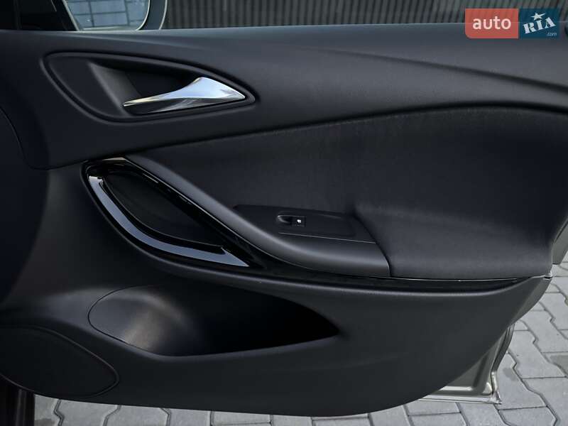 Хетчбек Opel Astra 2018 в Стрию