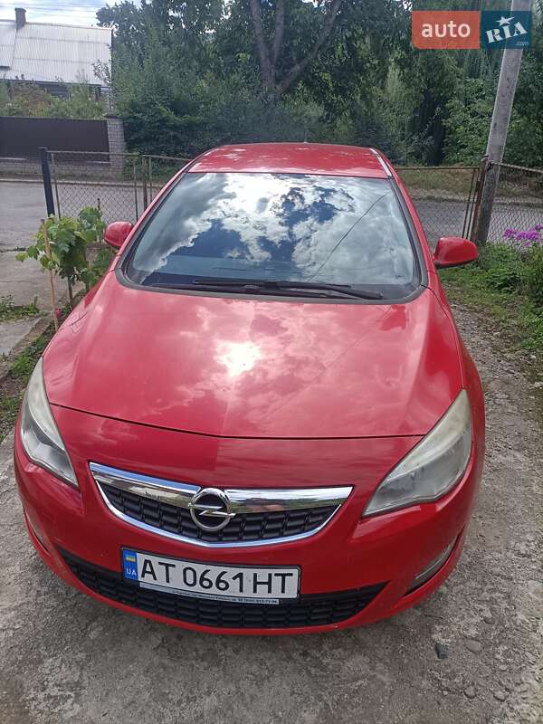 Хэтчбек Opel Astra 2011 в Косове