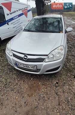 Хэтчбек Opel Astra 2009 в Брошневе-Осаде
