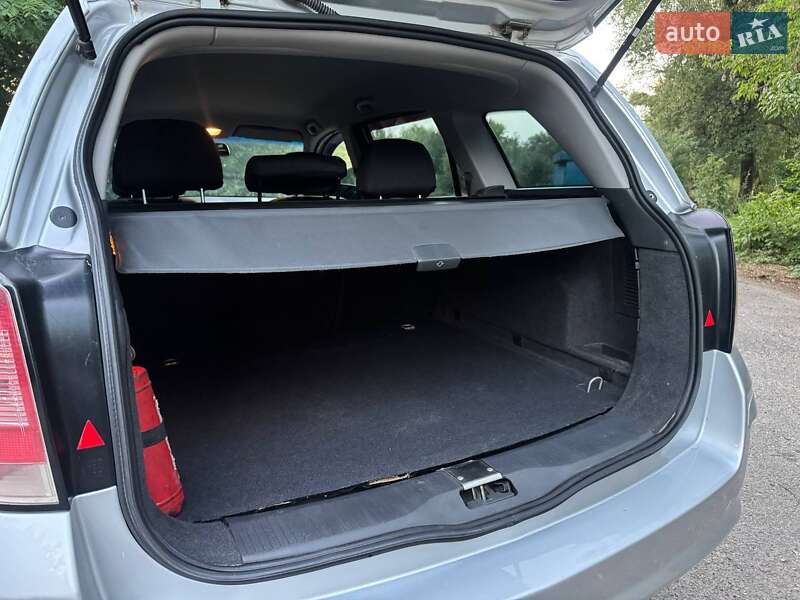 Универсал Opel Astra 2013 в Тульчине