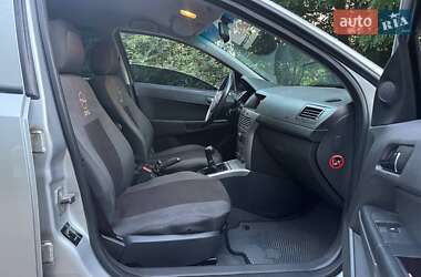 Универсал Opel Astra 2013 в 