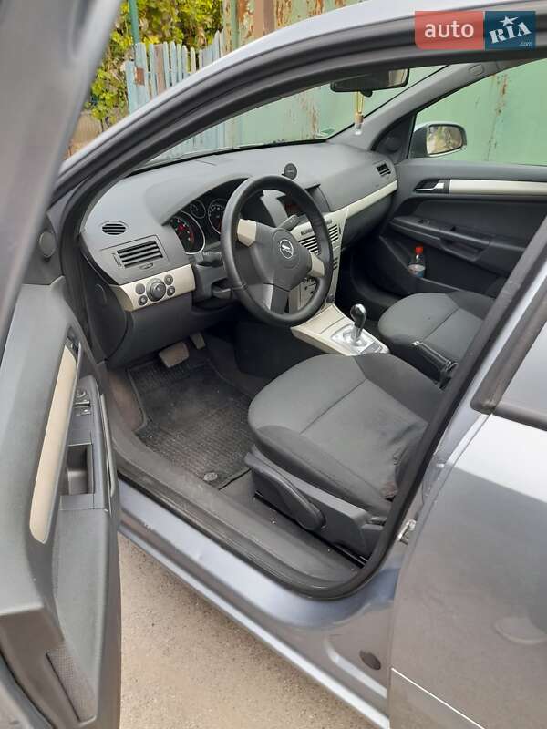 Хэтчбек Opel Astra 2007 в Запорожье