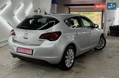 Хэтчбек Opel Astra 2010 в 