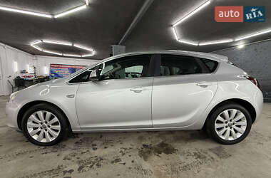 Хэтчбек Opel Astra 2010 в 