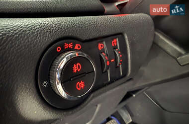 Хэтчбек Opel Astra 2010 в 