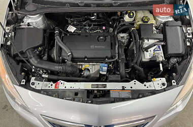 Хэтчбек Opel Astra 2010 в 