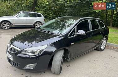 Универсал Opel Astra 2011 в Львове