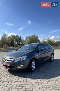 Универсал Opel Astra 2011 в Владимире