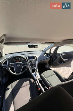 Универсал Opel Astra 2011 в 