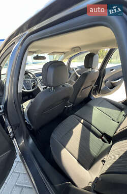 Универсал Opel Astra 2011 в 