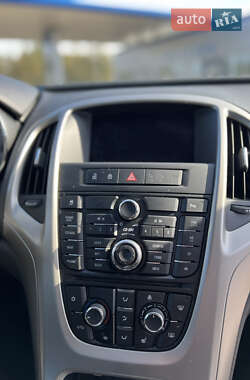 Универсал Opel Astra 2011 в 