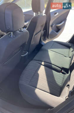 Универсал Opel Astra 2011 в 