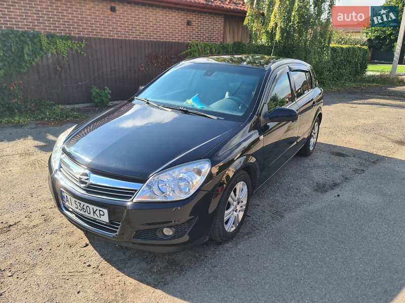 Хэтчбек Opel Astra 2008 в Киеве