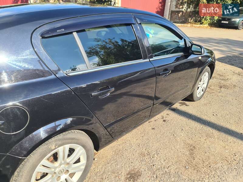 Хэтчбек Opel Astra 2008 в Киеве