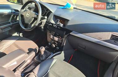Хэтчбек Opel Astra 2008 в 