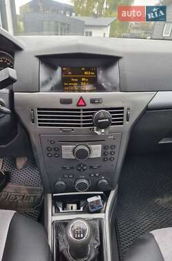 Универсал Opel Astra 2005 в 