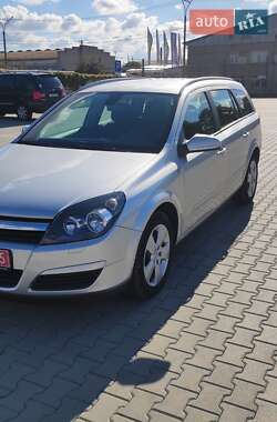 Универсал Opel Astra 2005 в Нововолынске