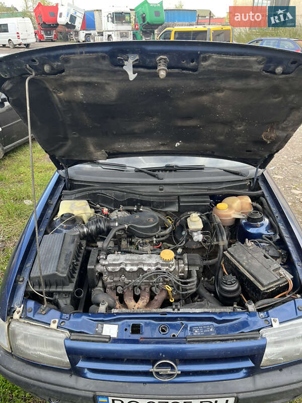 Универсал Opel Astra 1994 в Долине фото 7 Универсал Opel Astra 1994 в Долине